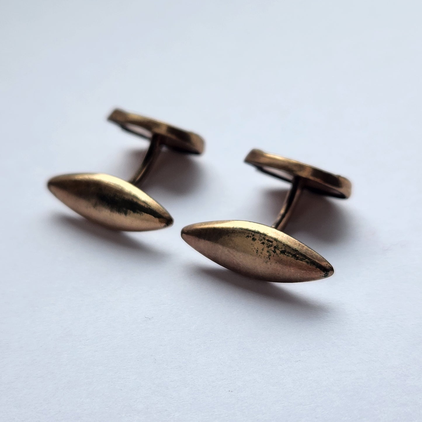 horseshoe cufflinks from the back